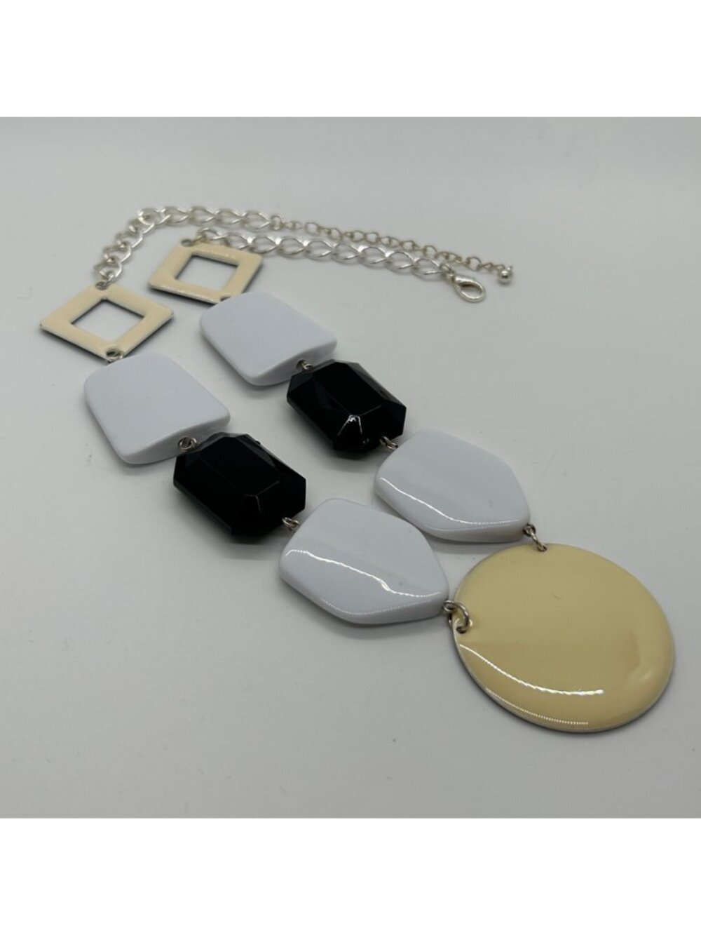 Chunky Black White Statement Necklace Geometric Acrylic Enamel Silver tone Bib - Picture 9 of 13